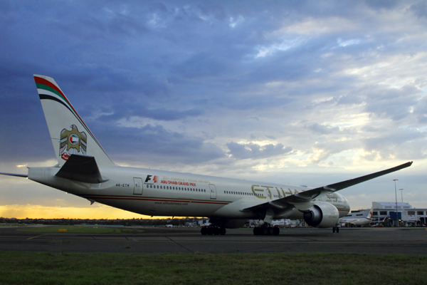 ETIHAD BOEING 777 300ER SYD RF IMG_8388.jpg