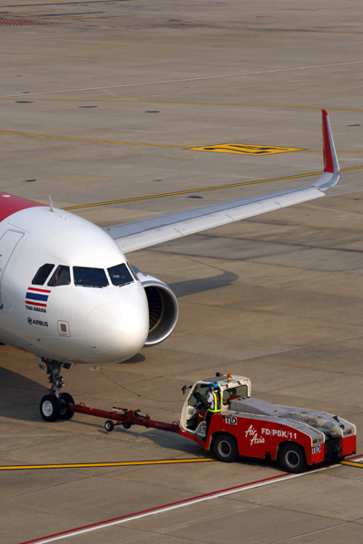 AIR ASIA AIRBUS A320 BKK RF 5K5A9068.jpg