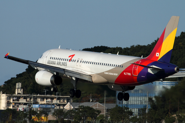 ASIANA AIRBUS A320 FUK RF IMG_0866.jpg