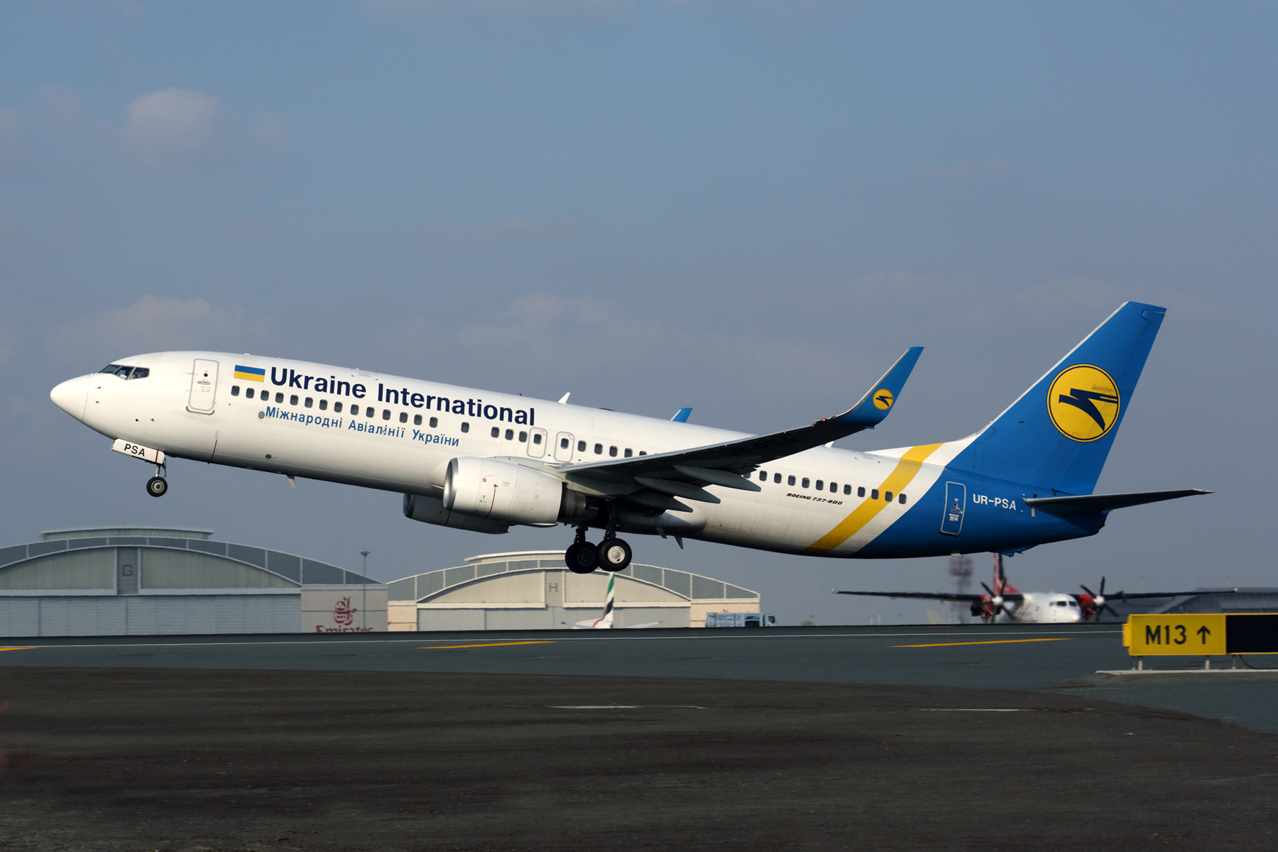 UKRAINE INTERNATIONAL BOEING 737 800 DXB RF 5K5A8836.jpg