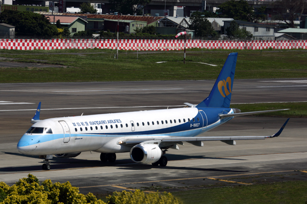 MANDARIN AIRLINES EMBRAER 190 TSA RF 5K5A9504.jpg