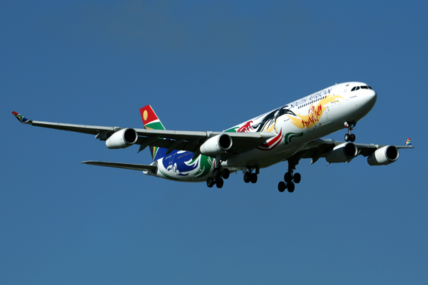 SOUTH AFRICAN AIRBUS A340 300 JNB RF 5K5A0163.jpg