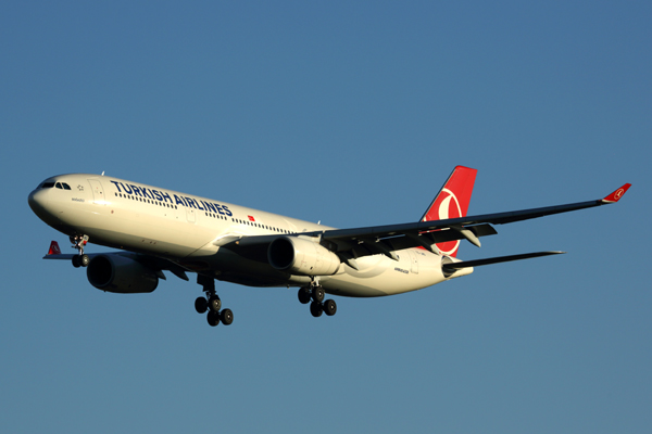 TURKISH AIRLINES AIRBUS A330 300 JNB RF 5K5A0058.jpg