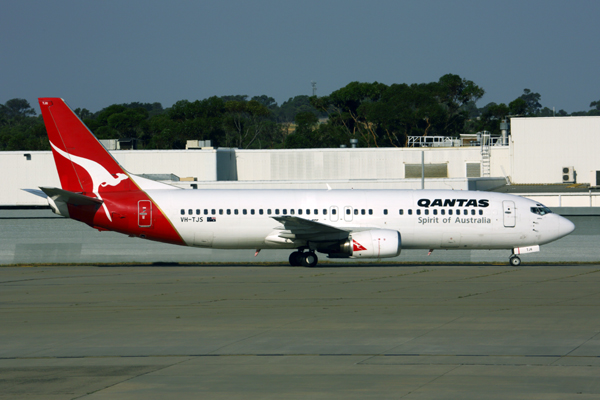 QANTAS BOEING 737 400 MEL RF 5K5A9906.jpg