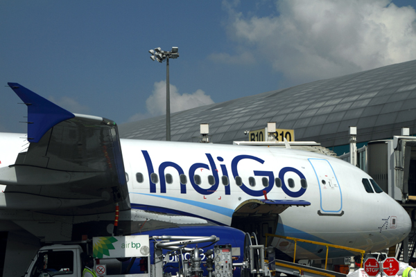 INDIGO AIRBUS A320 DXB RF IMG_8663.jpg