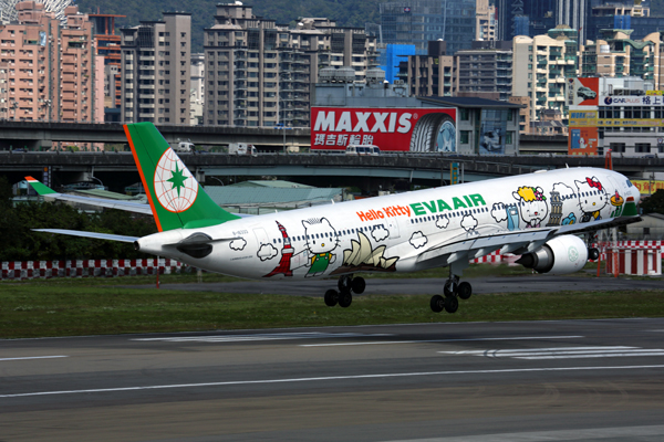 EVA AIR AIRBUS A330 300 TSA RF 5K5A9571.jpg