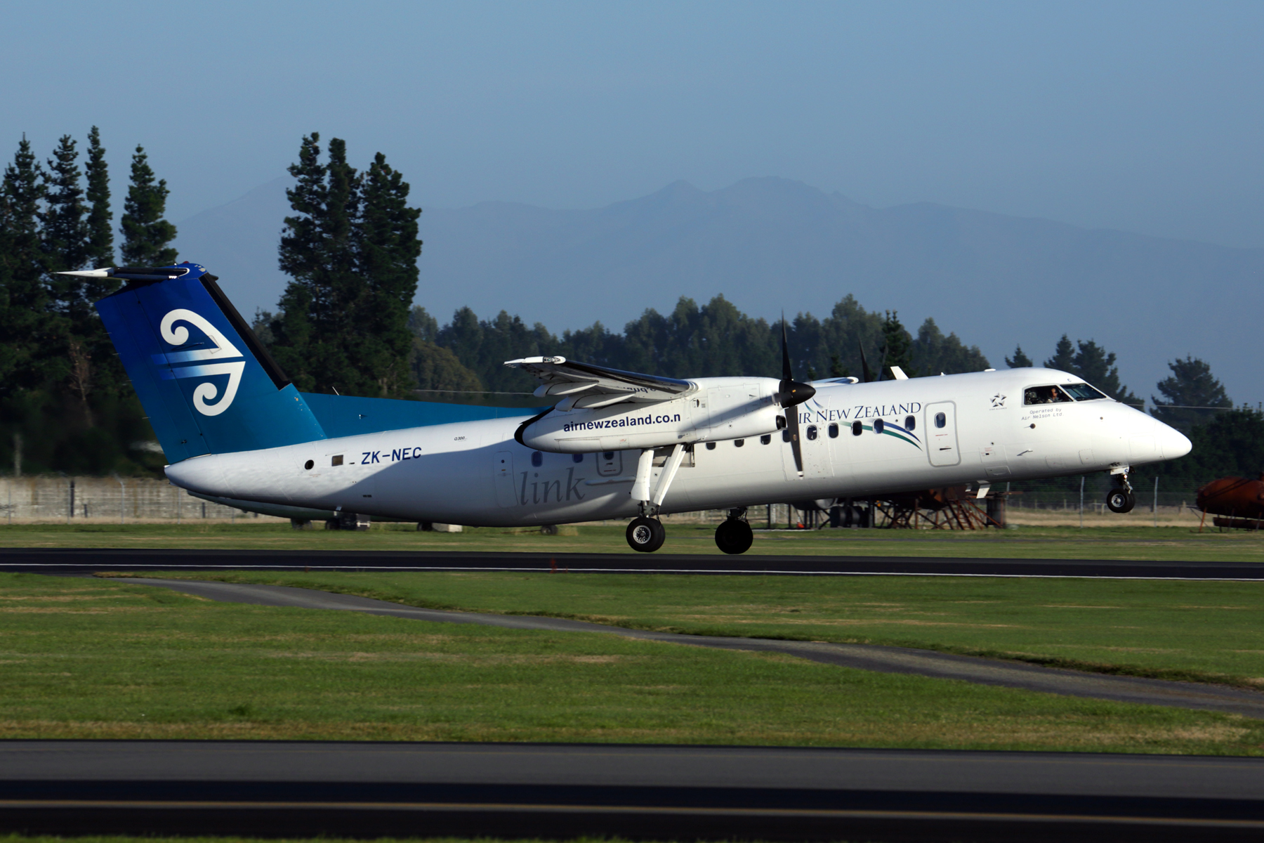 AIR NEW ZEALAND LINK DASH 8 300 CHC RF 5K5A9838.jpg