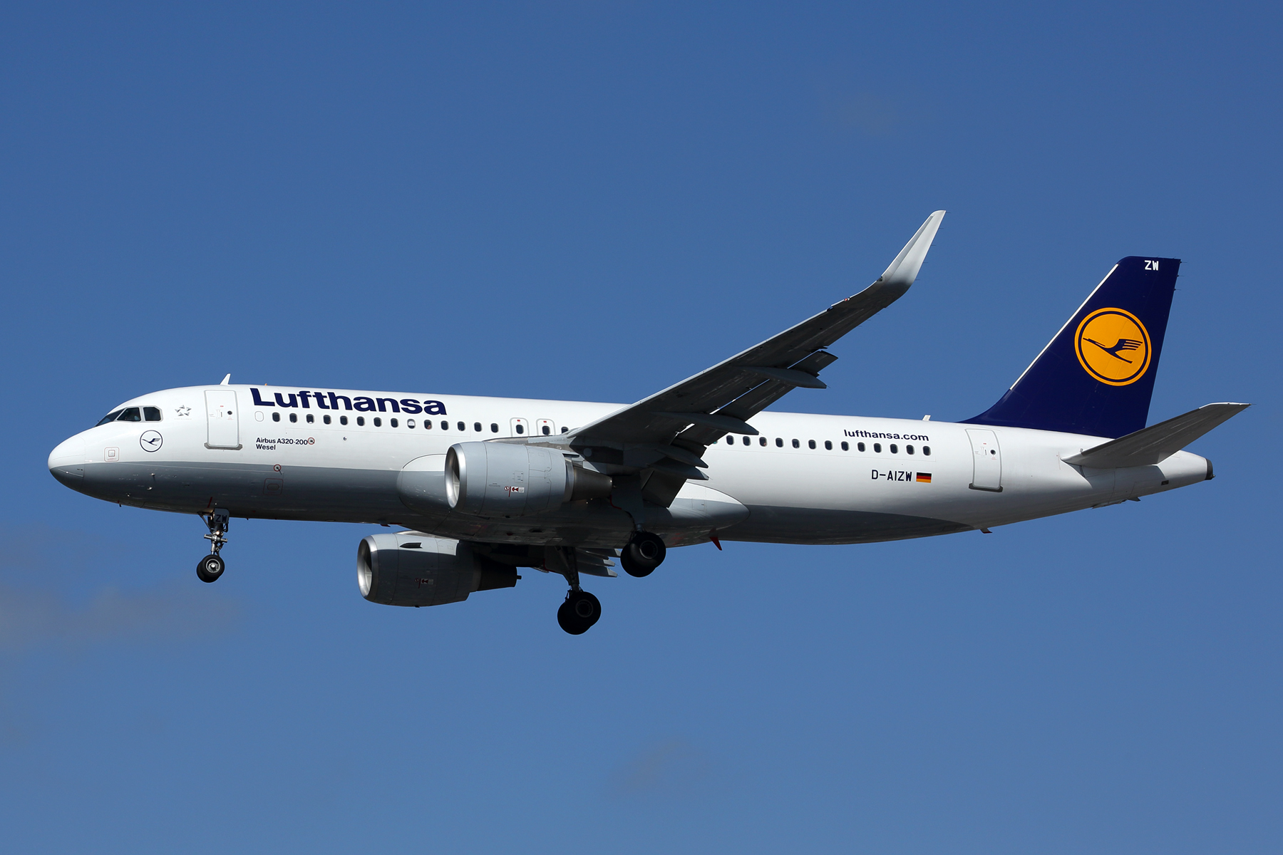LUFTHANSA AIRBUS A320 LHR RF 5K5A9889.jpg