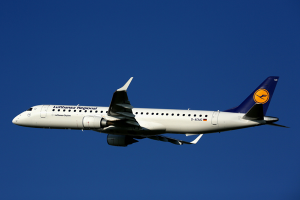 LUFTHANSA REGIONAL EMBRAER 195 BHX RF 5K5A9920.jpg