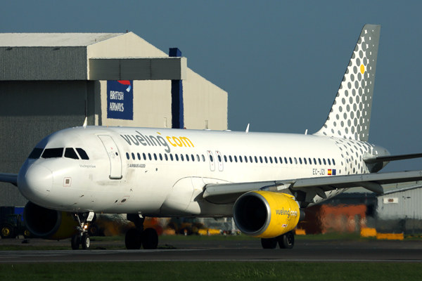 VUELING AIRBUS A320 LHR RF 5K5A0951.jpg