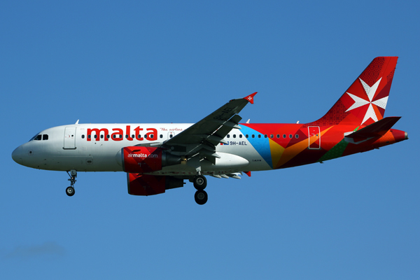 AIR MALTA AIRBUS A319 LHR RF 5K5A0537.jpg