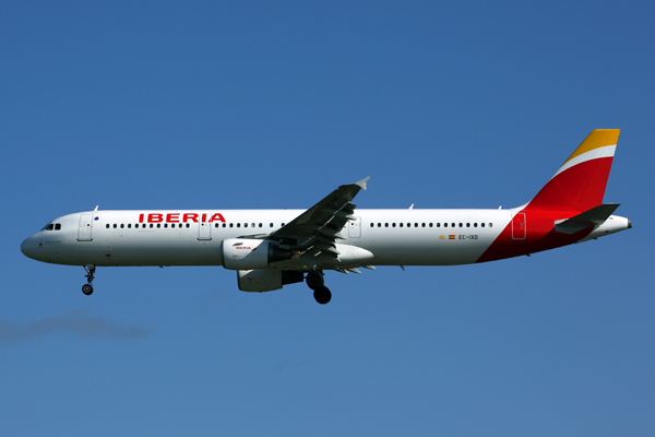 IBERIA AIRBUS A321 LHR RF 5K5A0544.jpg