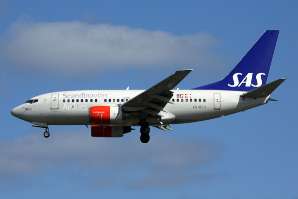 SAS BOEING 737 600 LHR RF 5K5A0596.jpg