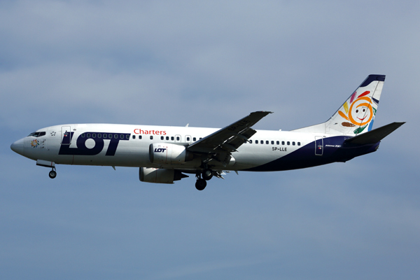 LOT CHARTERS BOEING 737 400 LHR RF 5K5A1981.jpg