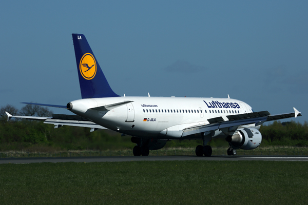 LUFTHANSA AIRBUS A319 MAN RF 5K5A2236.jpg