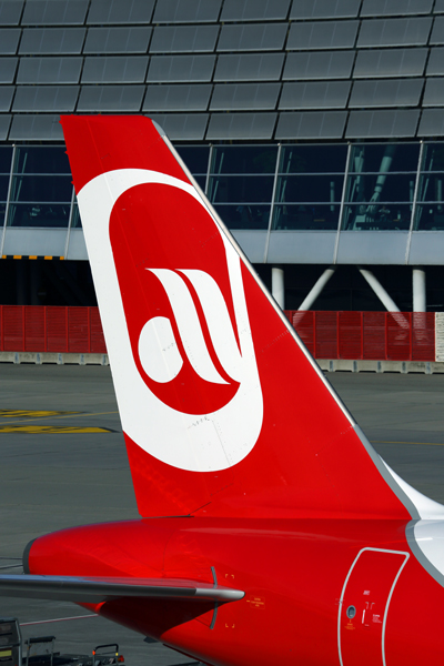 AIR BERLIN AIRBUS A319 ZRH RF 5K5A0333.jpg