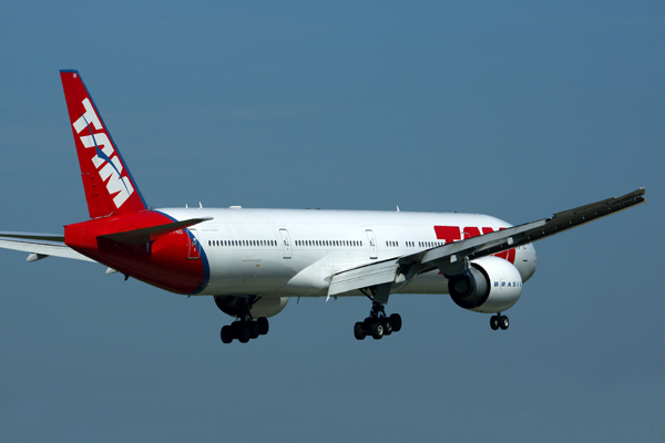 TAM BOEING 777 300ER LHR RF 5K5A1877.jpg