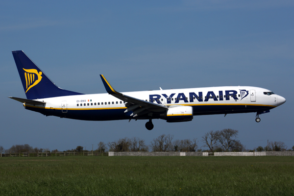 RYANAIR BOEING 737 800 DUB RF 5K5A2618.jpg