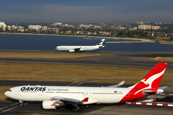 QANTAS CATHAY PACIFIC AIRCRAFT SYD RF 5K5A0653.jpg