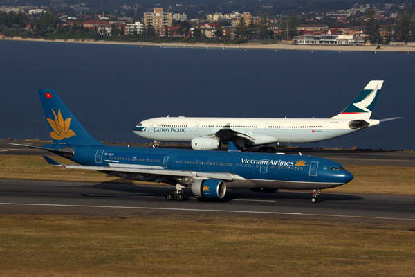 VIETNAM AIRLINES CATHAY PACIFIC AIRCRAFT SYD RF 5K5A0656.jpg