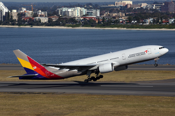 ASIANA BOEING 777 200 SYD RF 5K5A0773.jpg