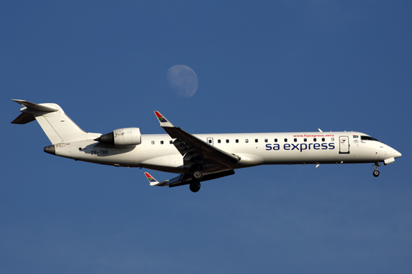 SA EXPRESS CANADAIR CRJ JNB RF 5K5A2040.jpg