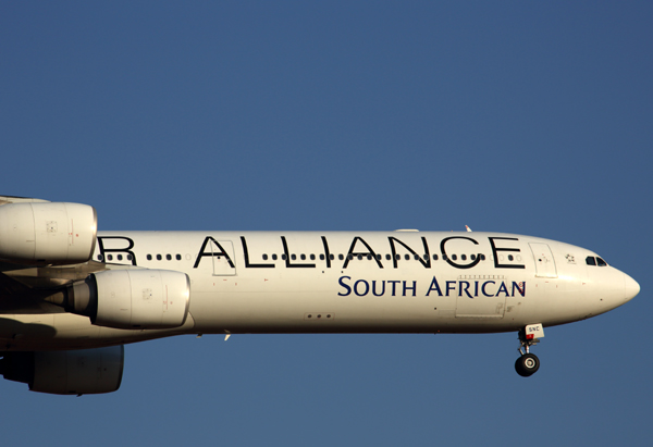SOUTH AFRICAN AIRBUS A340 600 JNB RF 5K5A1436.jpg