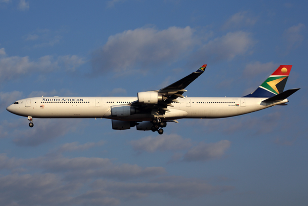 SOUTH AFRICAN AIRBUS A340 600 JNB RF 5K5A1663.jpg