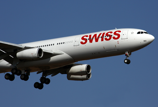 SWISS AIRBUS A340 300 JNB RF 5K5A1493.jpg