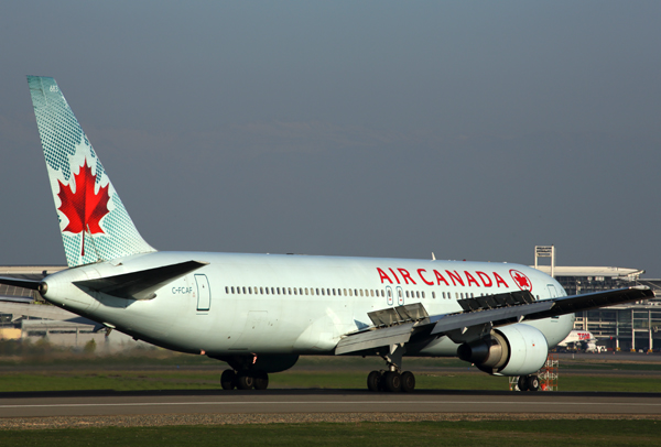 AIR CANADA BOEING 767 300 SCL RF 5K5A2416.jpg