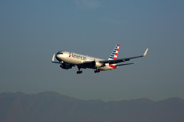 AMERICAN BOEING 767 300 SCL RF 5K5A2200.jpg