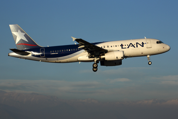 LAN AIRBUS A320 SCL RF 5K5A2184.jpg
