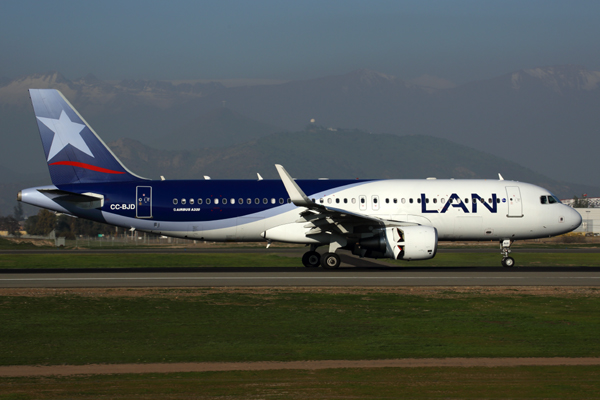 LAN AIRBUS A320 SCL RF 5K5A2380.jpg