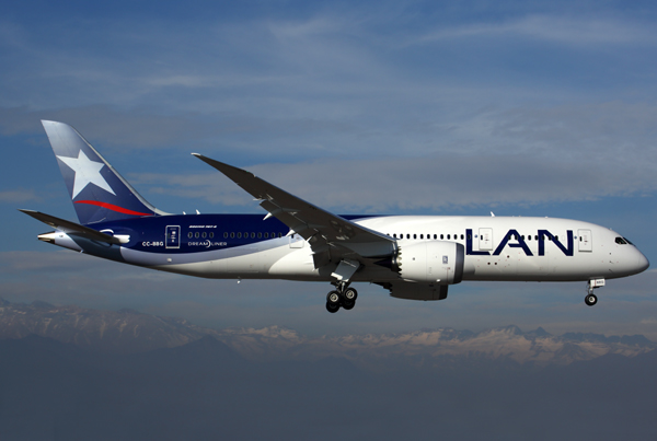 LAN BOEING 787 8 SCL RF 5K5A2113.jpg