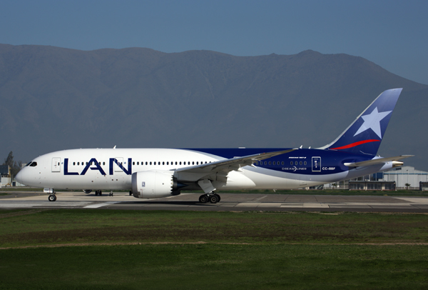 LAN BOEING 787 8 SCL RF 5K5A2615.jpg