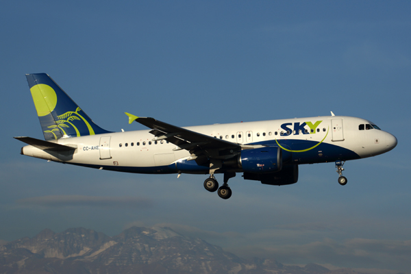 SKY AIRBUS A319 SCL RF 5K5A2166.jpg