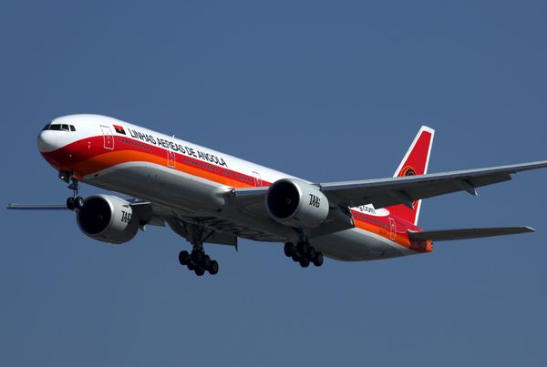 TAAG ANGOLA BOEING 777 300ER GRU RF 5K5A9561.jpg