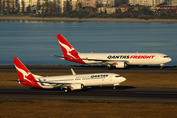 QANTAS 737 QANTAS FREIGHT 767 SYD RF 5K5A1065.jpg