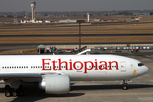ETHIOPIAN BOEING 777 200 JNB RF IMG_9272.jpg