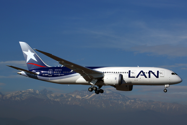 LAN BOEING 787 8 SCL RF 5K5A2111.jpg