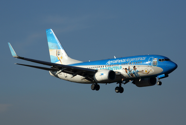 AEROLINEAS ARGENTINAS BOEING 737 700 SCL RF 5K5A2126.jpg