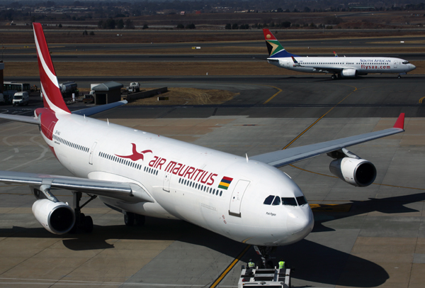 AIR MAURITIUS AIRBUS A340 300 JNB RF 5K5A1525.jpg