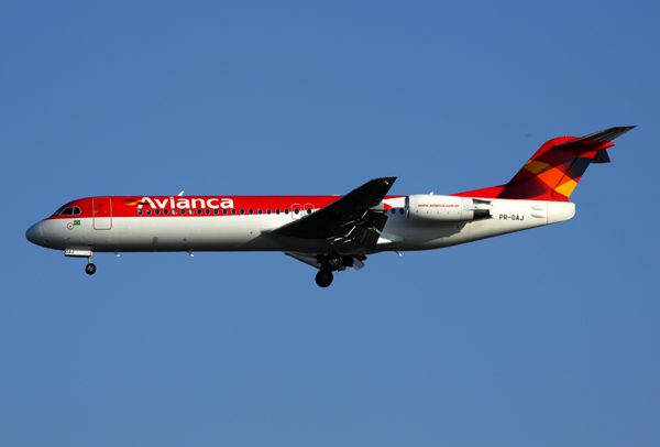 AVIANCA FOKKER 100 GRU RF 5K5A9430.jpg