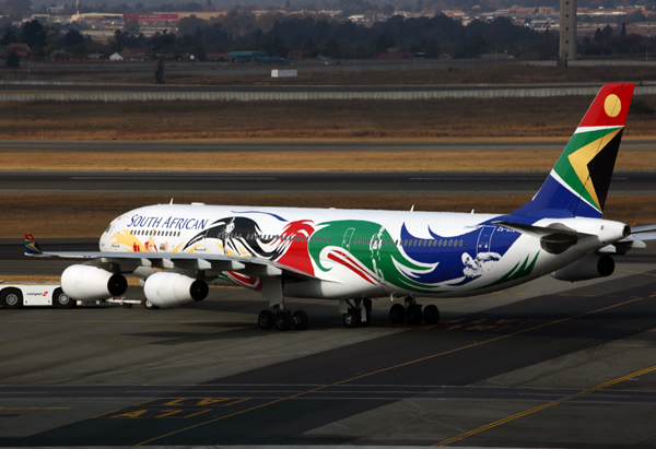 SOUTH AFRICAN AIRBUS A340 300 JNB RF 5K5A1841.jpg