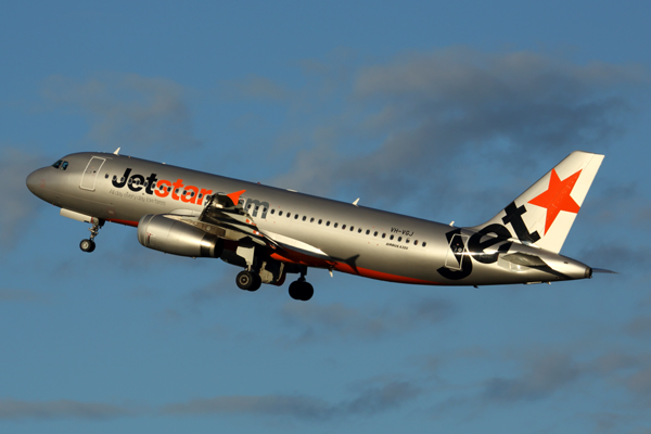 JETSTAR AIRBUS A320 BNE RF 5K5A9798.jpg