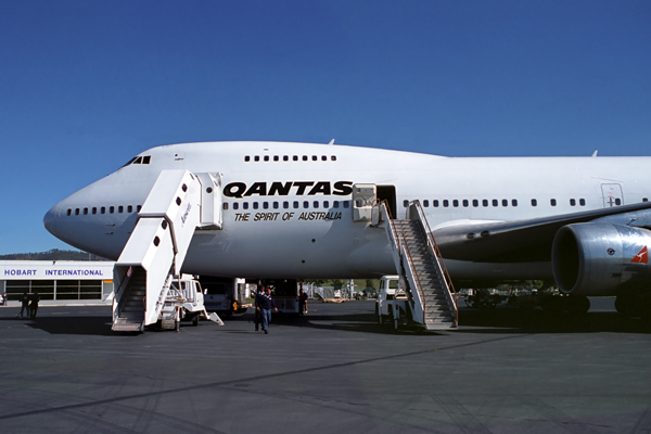 QANTAS BOEING 747 200 HBA RF 223 12.jpg