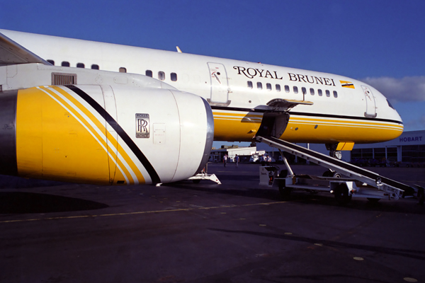 ROYAL BRUNEI BOEING 757 200 HBA RF 228 34.jpg