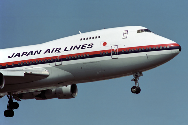 JAPAN AIRLINES BOEING 747 200 HKG RF 255 13.jpg