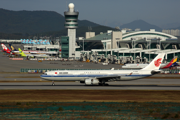 AIR CHINA AIRBUS A330 300 ICN RF 5K5A0508.jpg