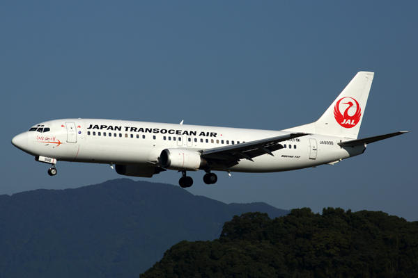 JAPAN TRANS OCEAN AIR BOEING 737 400 FUK RF 5K5A1171.jpg